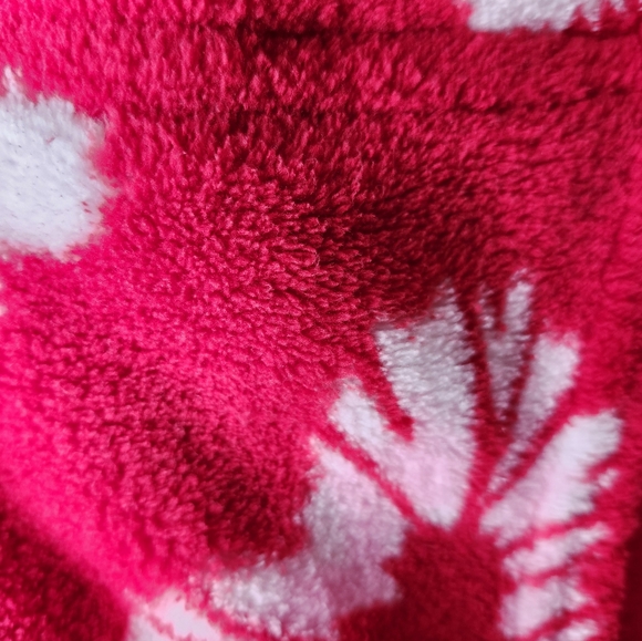 Red And White Bath Robe - Picture 4 of 4